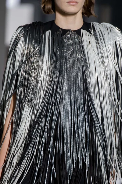 Look 54